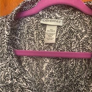 Catherine’s Size 3x 26/28 Plus Size shirt blouse black and white